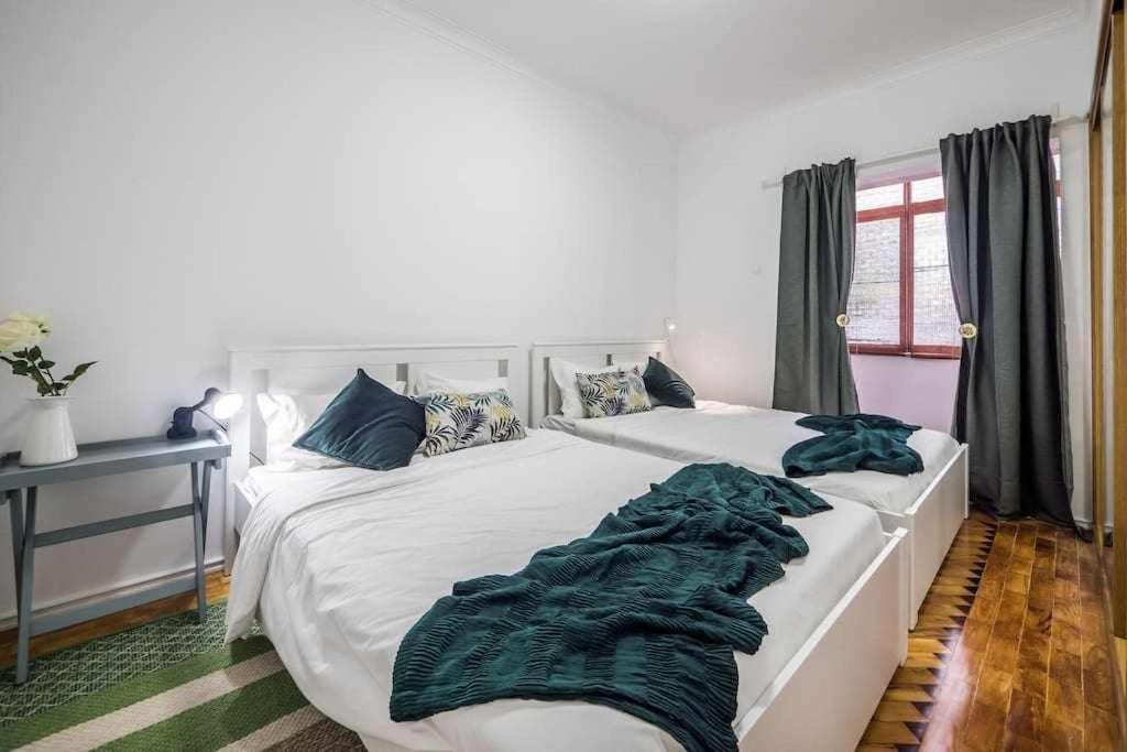Apart Lisboa Confortavel 2 Quartos Com Terraco Odivelas  Exterior foto